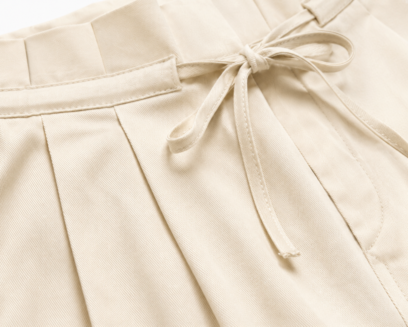 Butter yellow short